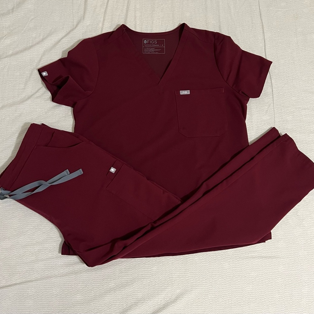 Burgundy Figs Scrub Set in Medium